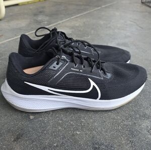 Nike Air Zoom Pegasus 40 Black White